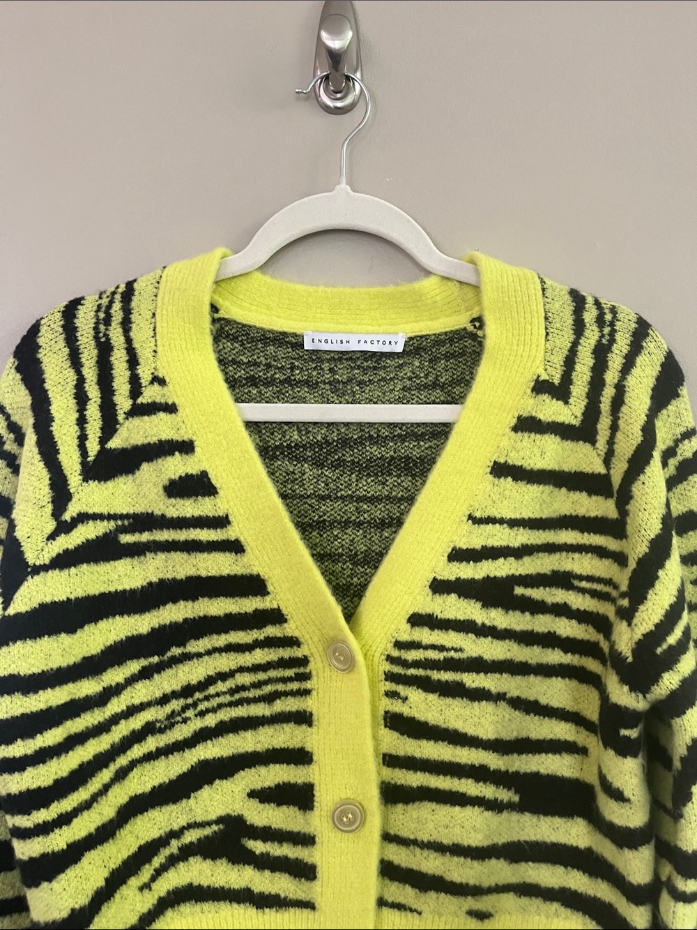 English Factory lime green/yellow crop v neck cardigan size medium size medium - Picture 2 of 11